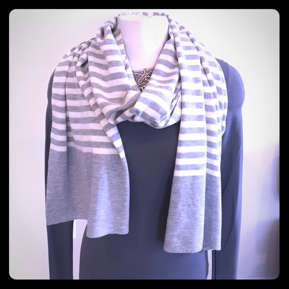 J. Crew Accessories - 🧣 J CREW SCARF 🧣